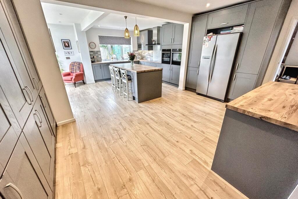 Additional image 4 of Carey