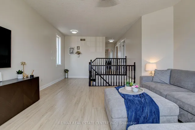 Additional image 25 of 428 Thomas Slee Dr