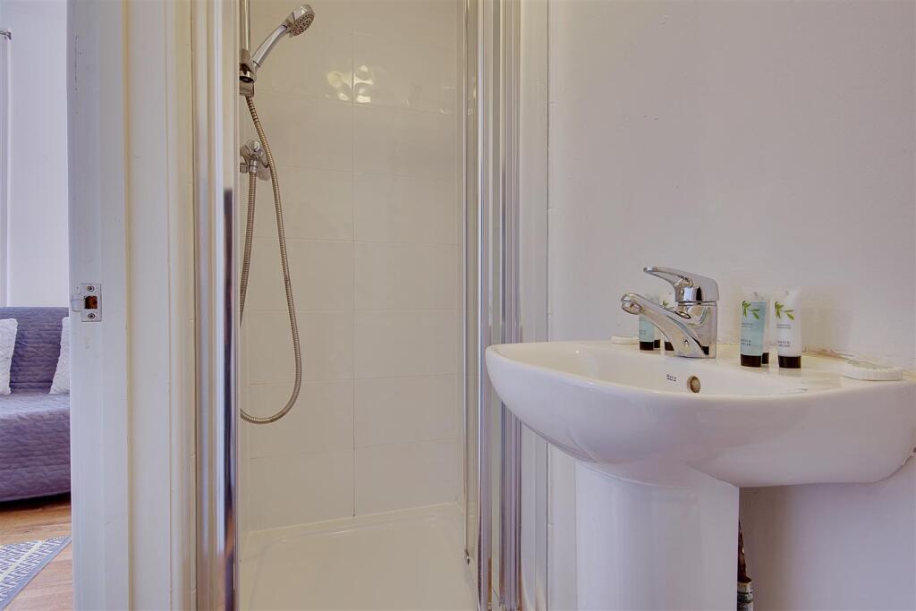 Additional image 8 of Flat 4, Primerose, Bournemouth, BH3