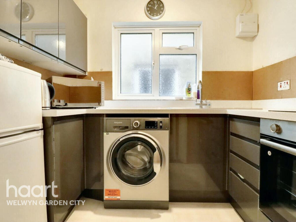 Additional image 4 of Yew Grove, Welwyn Garden City