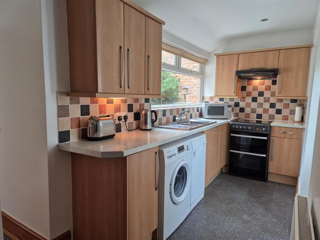 Additional image 19 of Manor House Gardens, Leeds Rd, Eccleshill