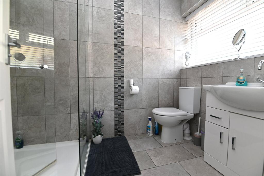 Additional image 6 of Solent Drive, Barton on Sea, New Milton, Hampshire, BH25