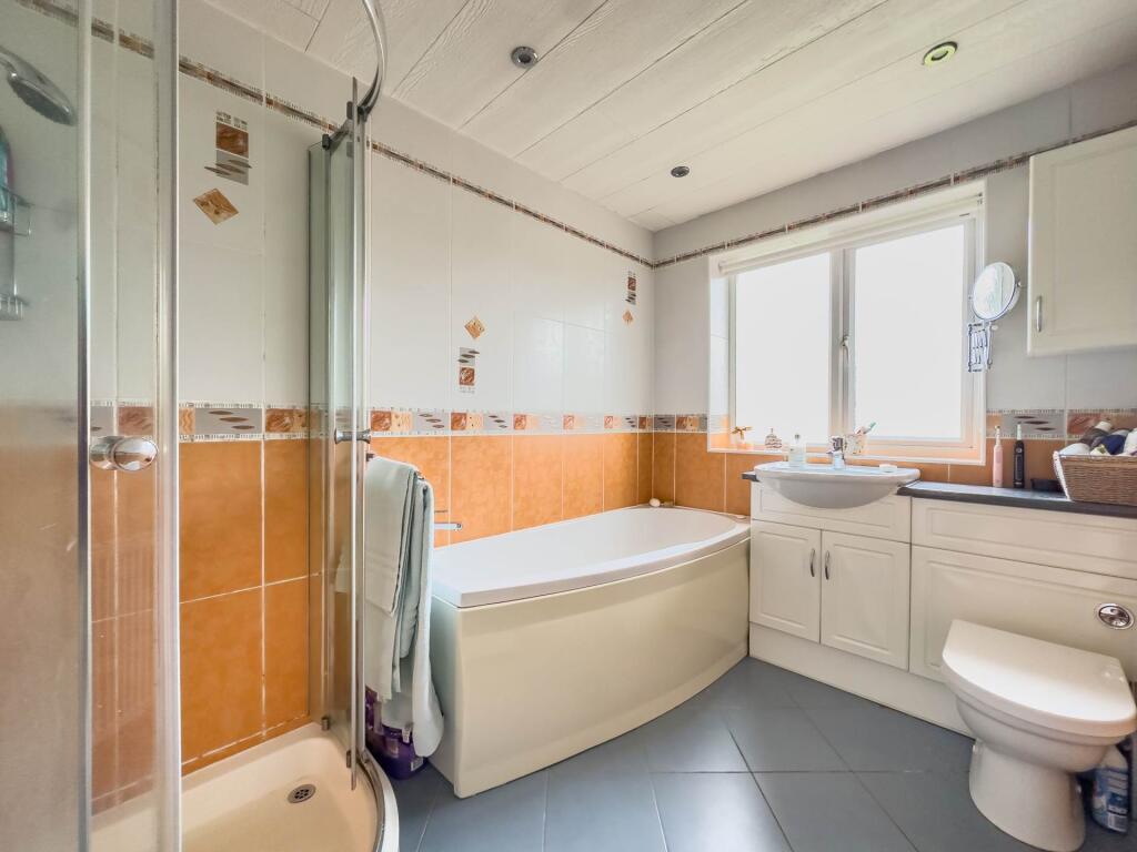 Additional image 18 of Reform Street, Gomersal