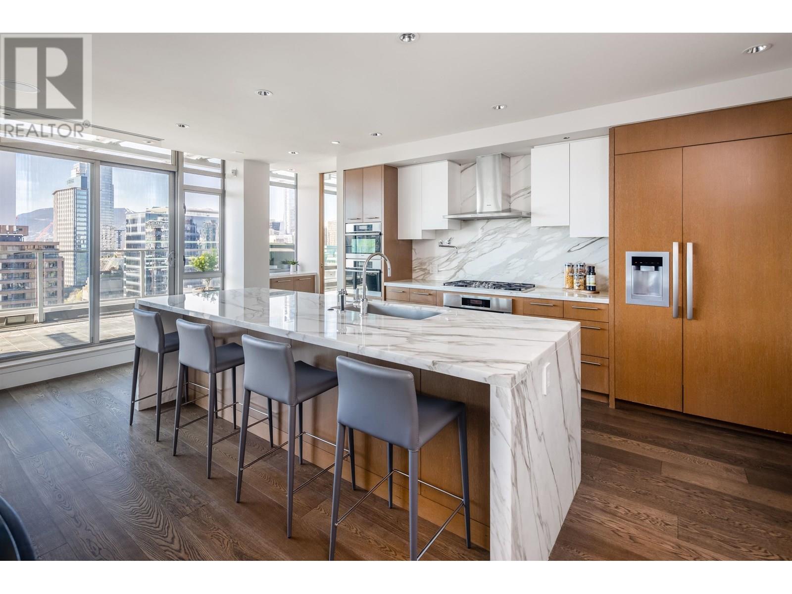 2001 1022 SEYMOUR STREET|Vancouver, British Columbia V6B0G1