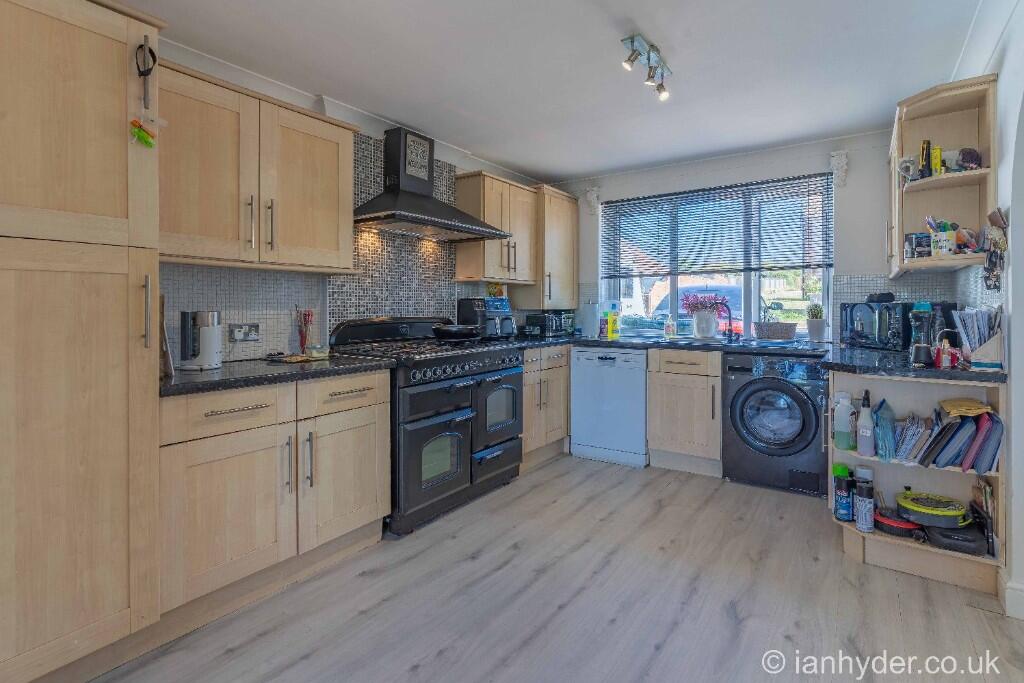 Additional image 6 of Grassmere Avenue, Telscombe Cliffs, East Sussex, BN10