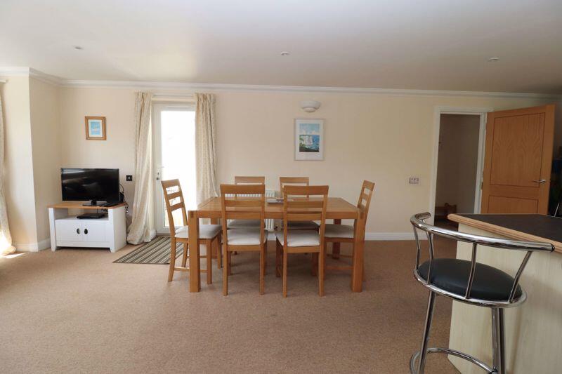 Additional image 8 of 3 Double Bedroom Apartment Close To Beach & Town Centre - Holiday Lets Permitted