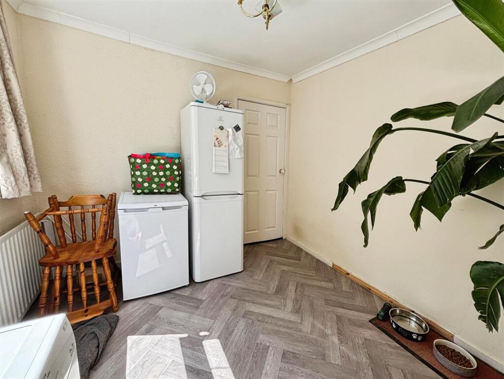 Additional image 7 of Ascot Drive, Bradford, BD7 4NN