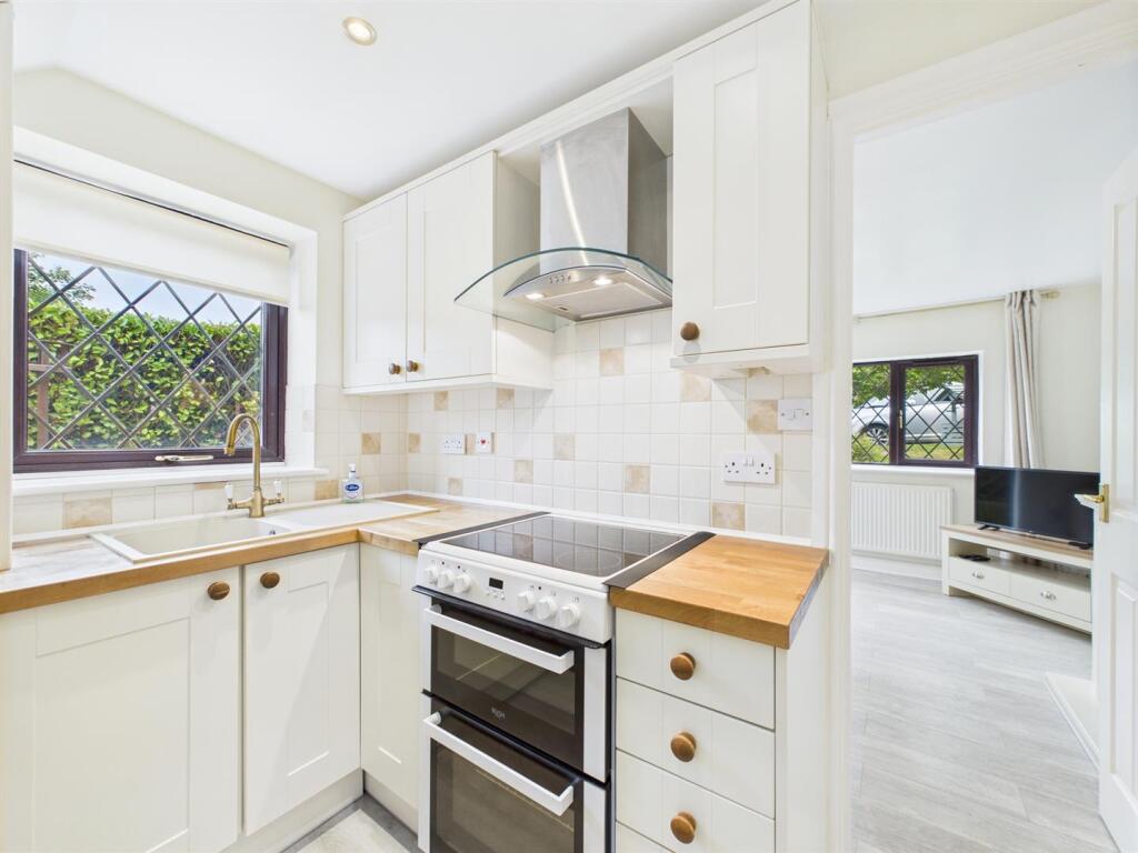 Additional image 7 of 47a Kinsham Drive Solihull B91 3UG