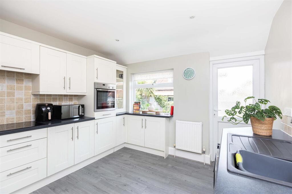 Additional image 2 of Spacious, Well presented, Level Access Bungalow in Elmsway