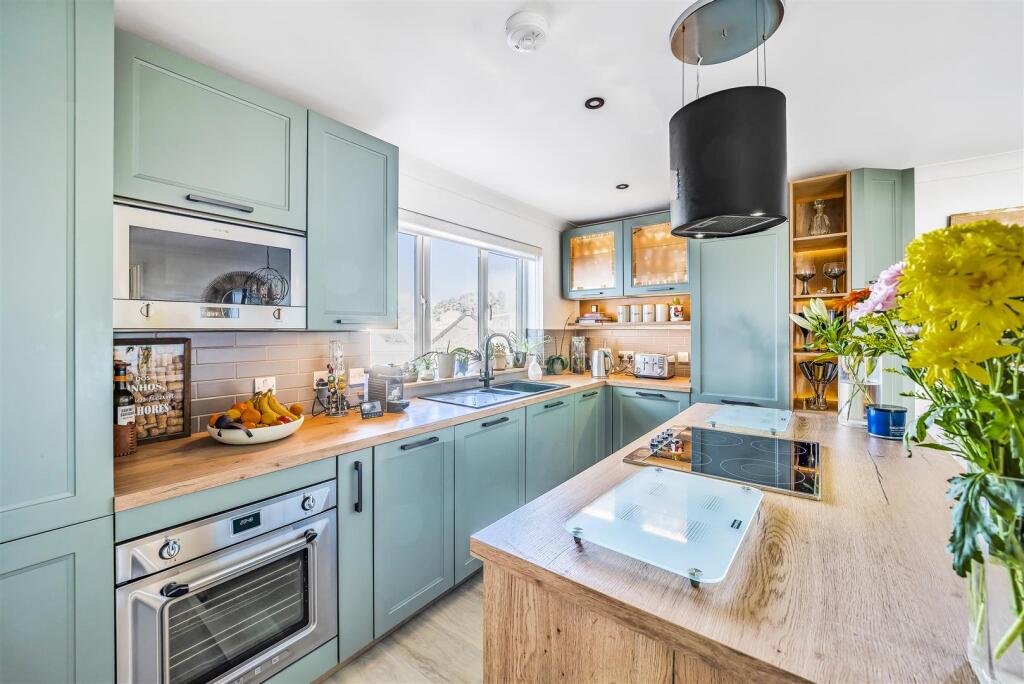 Additional image 9 of Lake Avenue, Hamworthy