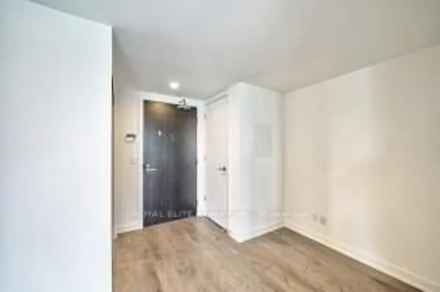 Additional image 2 of 501 Yonge St Unit 4902