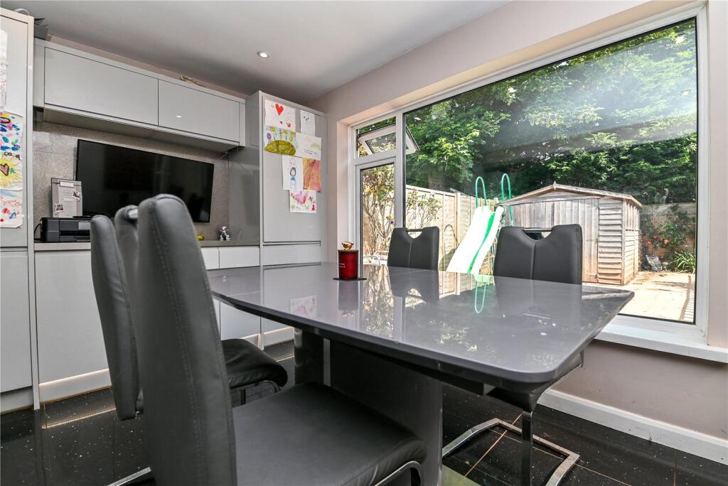 Additional image 9 of White Horses, Marine Drive, Barton on Sea, Hampshire, BH25