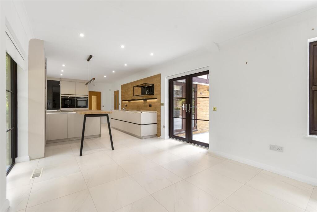 Additional image 16 of Endwood Drive, Little Aston Park