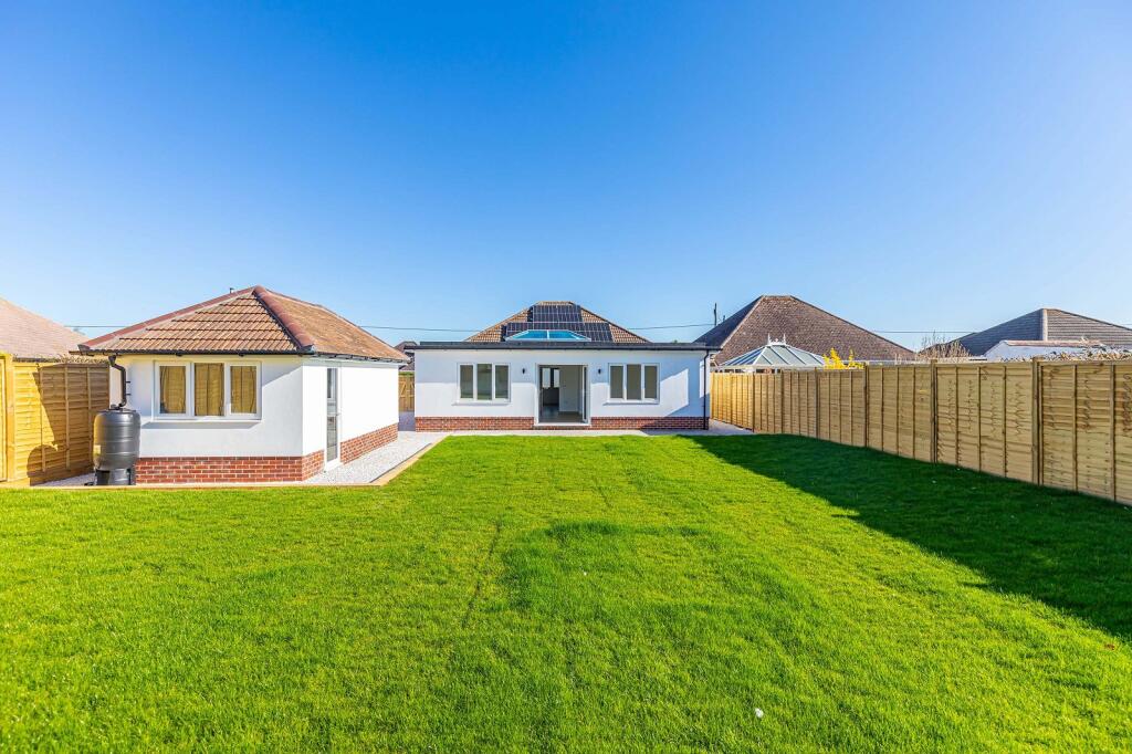 Additional image 5 of Seafield Road, Barton On Sea, New Milton, Hampshire. BH25 7JS