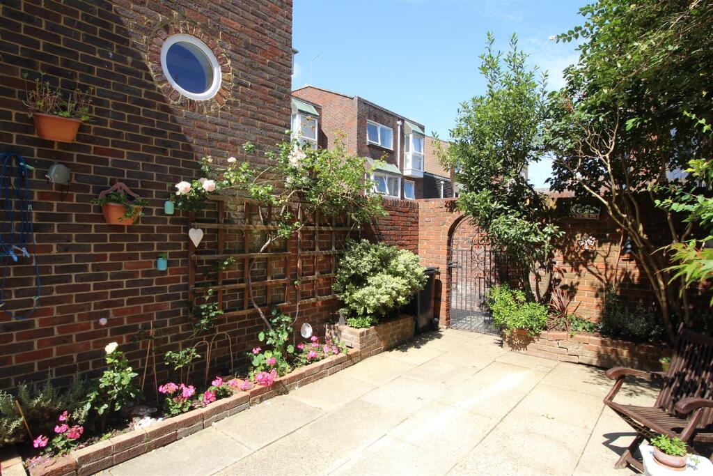 Additional image 18 of Thames Street, Poole