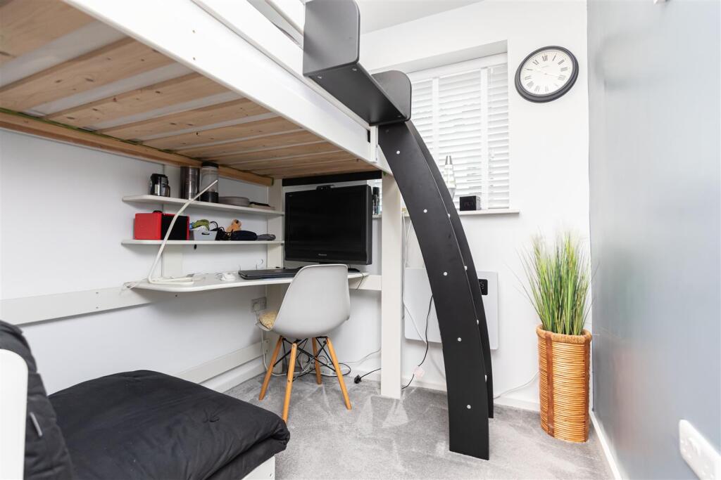 Additional image 19 of Stunning 1st Floor Apartment in Richmond Park Avenue