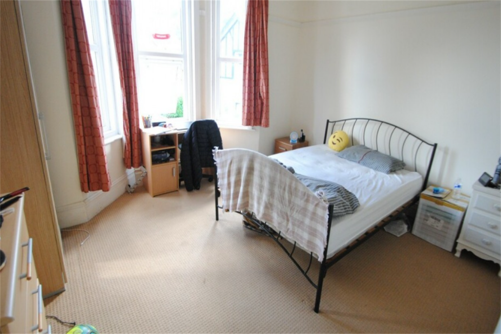 Additional image 3 of 2 bedroom Second Floor Flat in Meyrick Park
