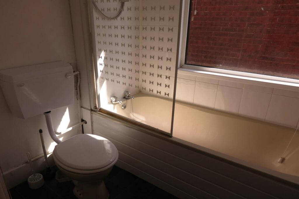 Additional image 11 of 4 bedroom Semi Detached House in Winton