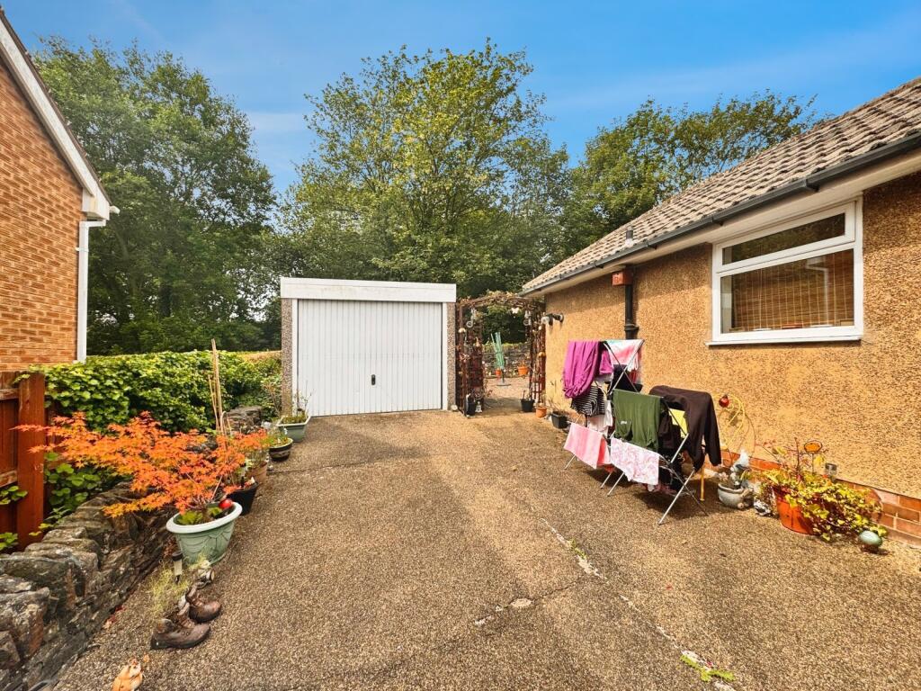 Additional image 9 of Pyenot Gardens, Cleckheaton, West Yorkshire, BD19