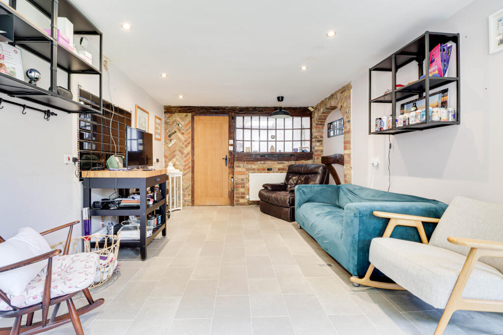 Additional image 4 of London Road, Markyate, St Albans, AL3