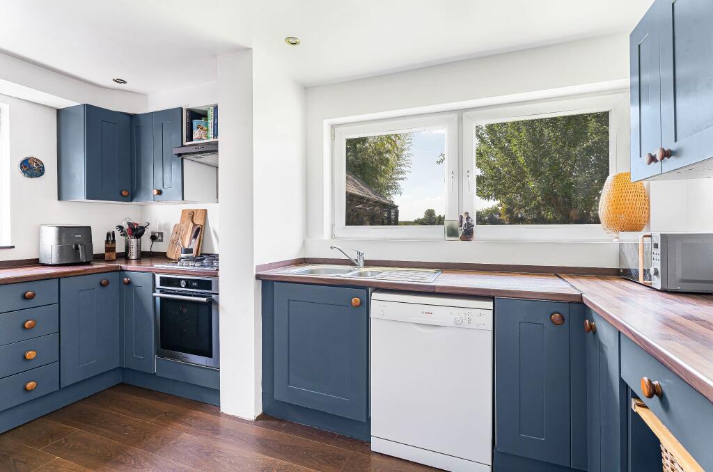 Additional image 8 of Gould Close, Welham Green, AL9