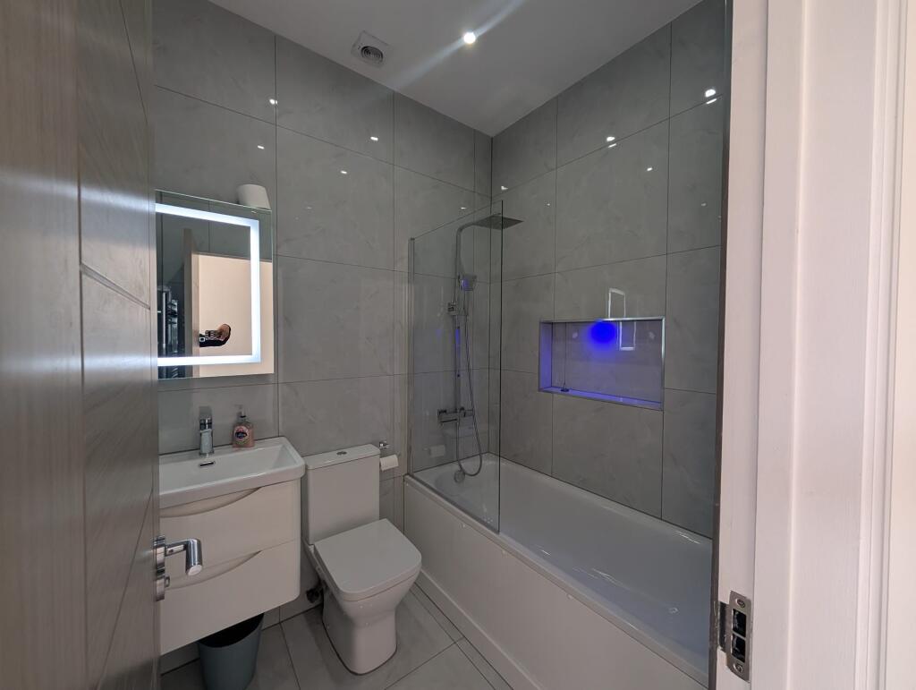 Additional image 7 of Flat , Woodfield House, Wash Lane, Bury