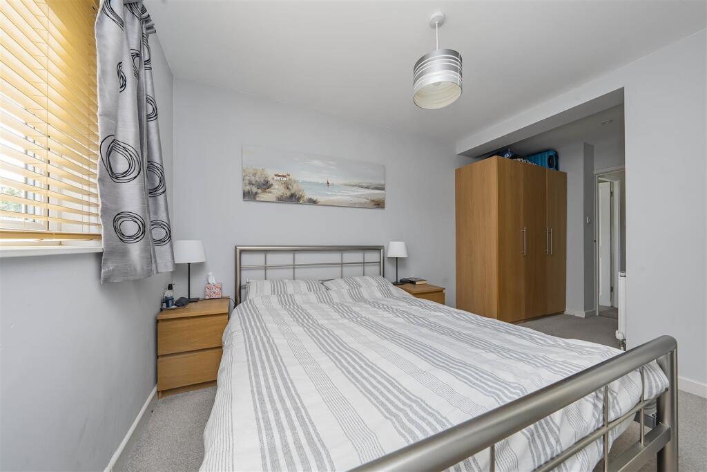 Additional image 10 of How Wood, Park Street, St. Albans