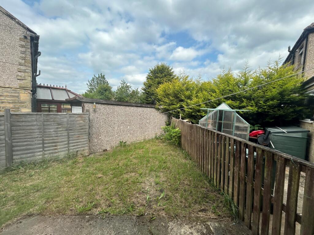 Additional image 11 of Hollybank Gardens, Bradford, BD7