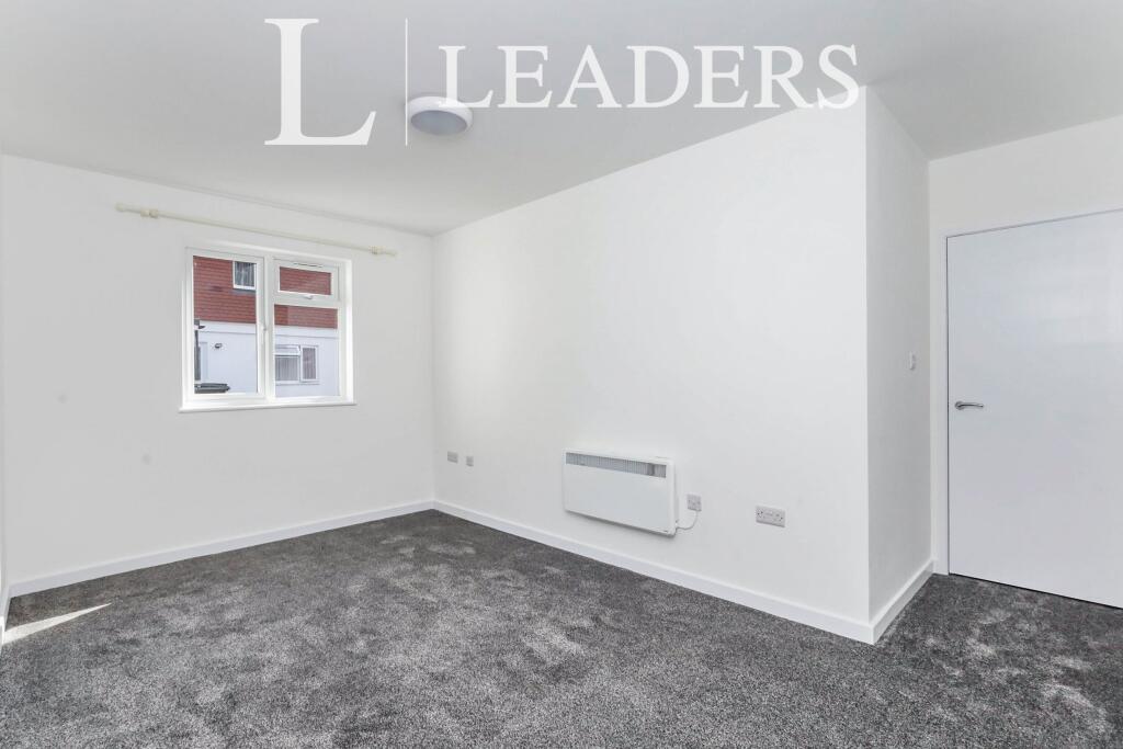 Additional image 5 of Commerical Road