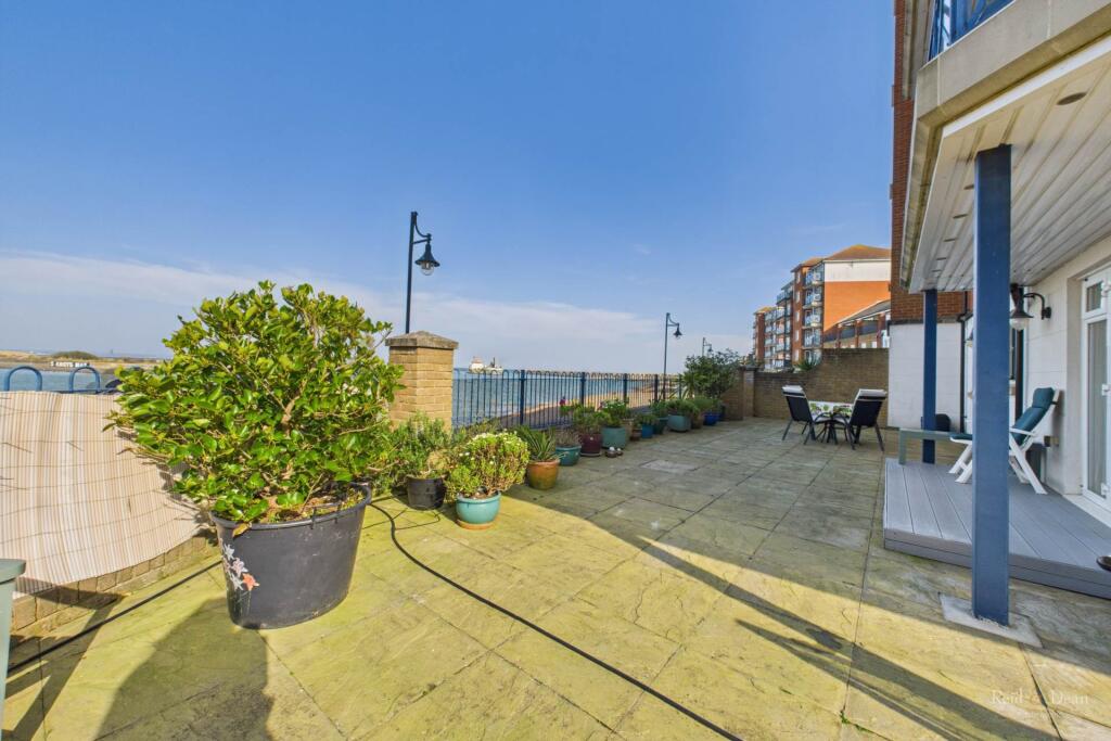 Dominica Court, Sovereign Harbour