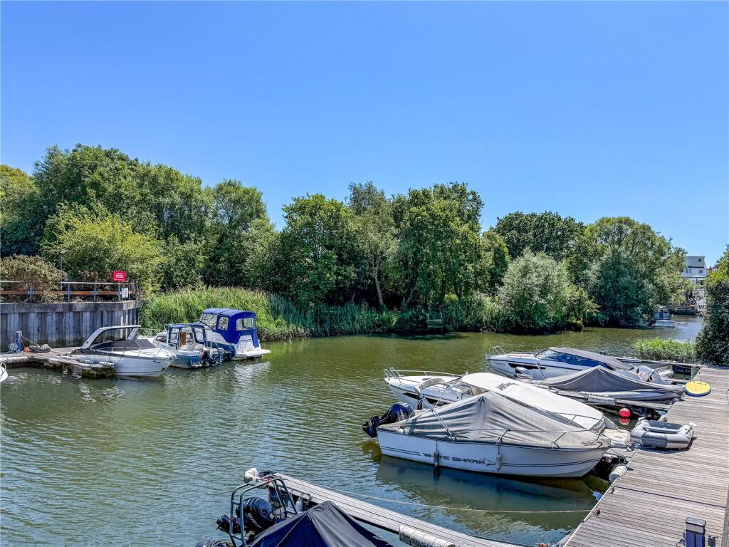 Additional image 10 of The Meridians, Christchurch, Dorset, BH23