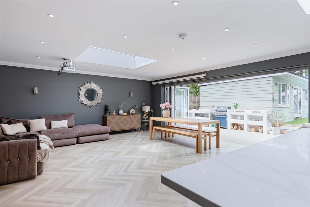 Additional image 4 of Chesswood Road, Worthing