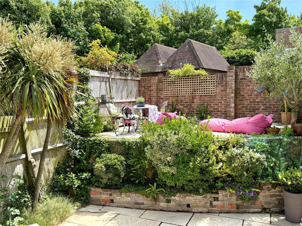 Additional image 22 of Park Avenue, Eastbourne, East Sussex, BN21