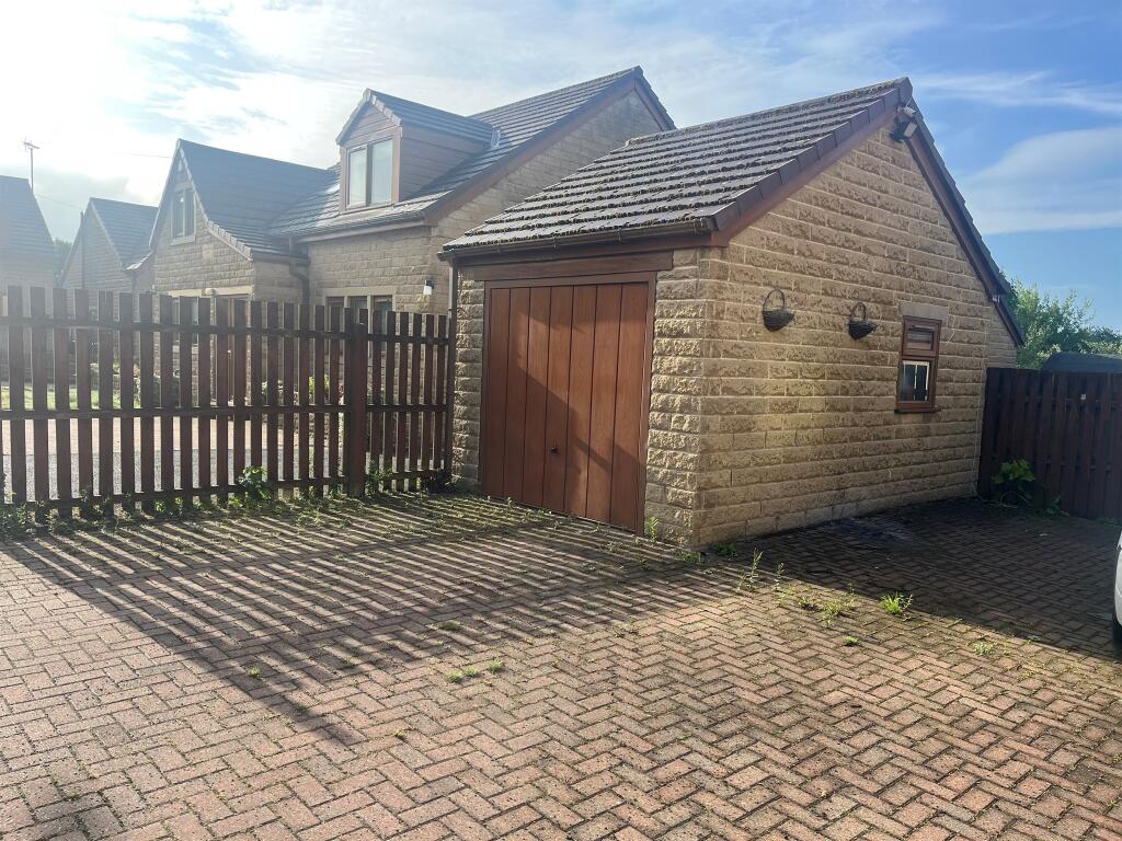 Additional image 8 of Greenwood Fold, Bradford