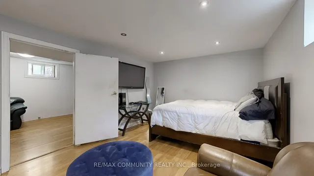 Additional image 42 of 7 Gemshaw Cres