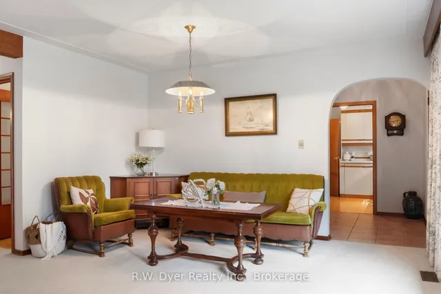 Additional image 6 of 41 Highpark Ave