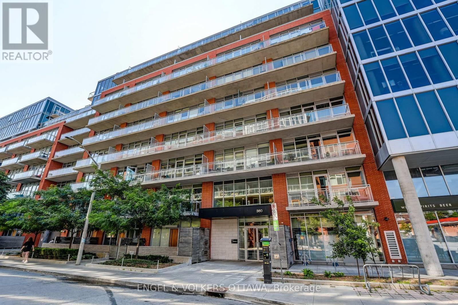 516 - 360 MCLEOD STREET|Ottawa, Ontario K2P1A9