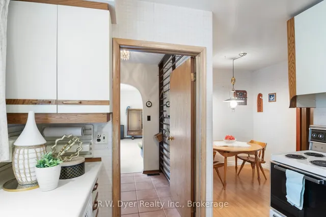 Additional image 21 of 41 Highpark Ave