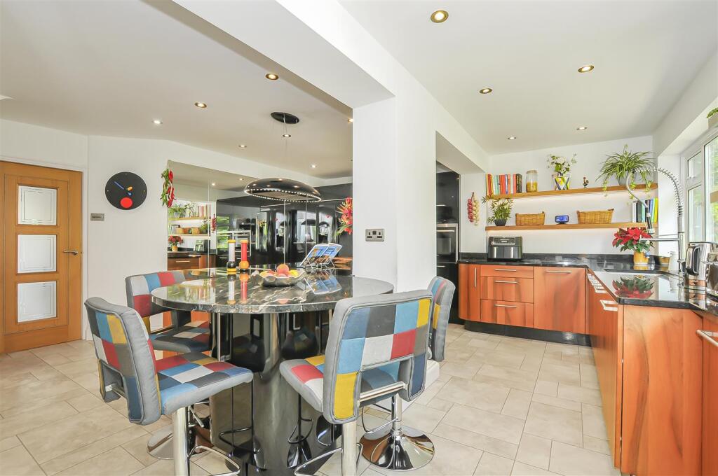 Additional image 12 of Reynards Way, Bricket Wood, St. Albans