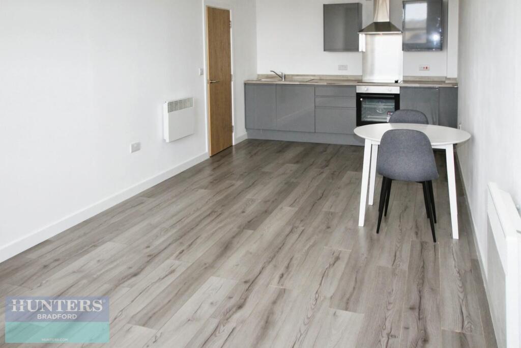 Additional image 7 of Card House, Bingley Road Bradford, BD9 6FG