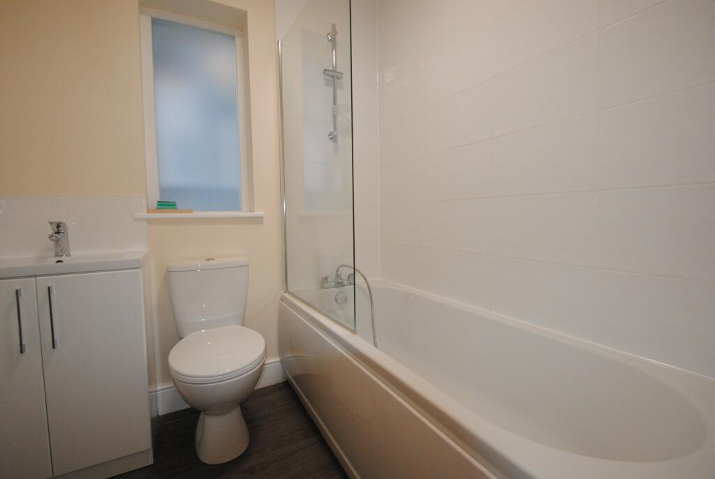 Additional image 7 of Spacious 2 Bed property in Central Charminster