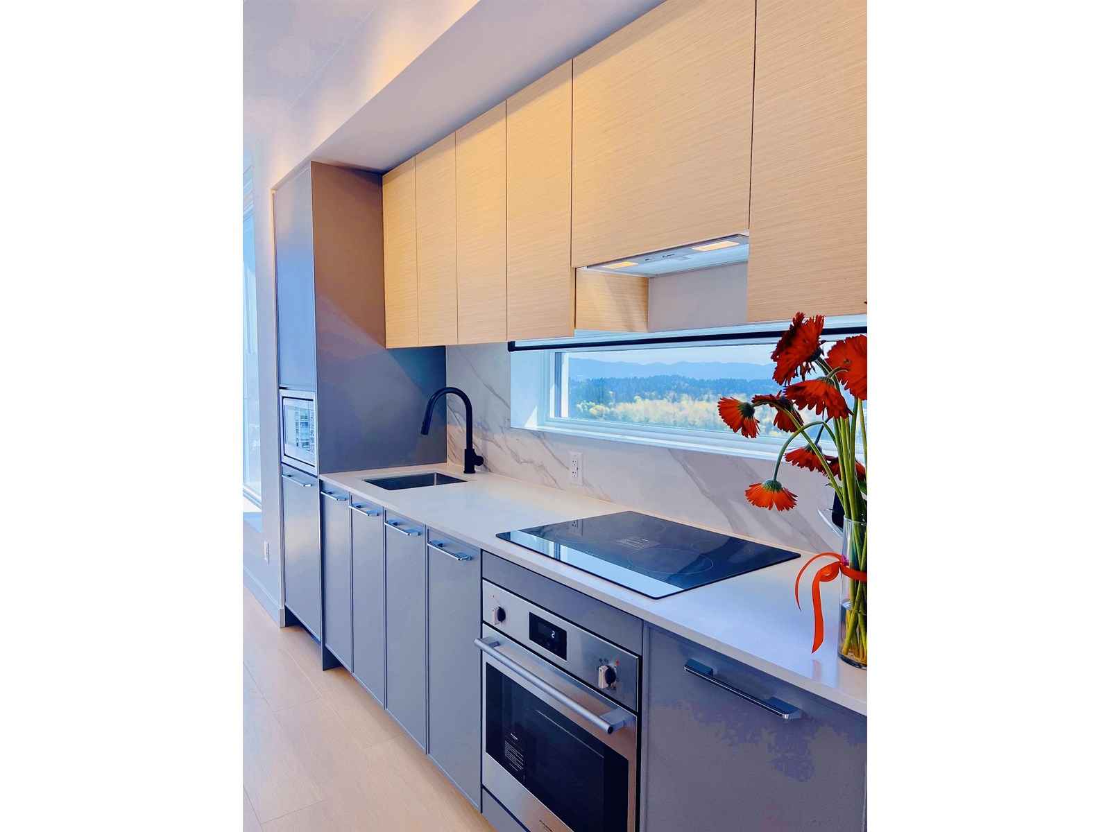 2909 13745 GEORGE JUNCTION|Surrey, British Columbia V3T0V7