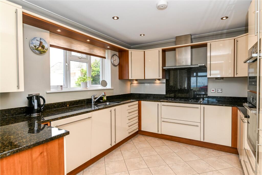 Additional image 19 of Marine Drive East, Barton on Sea, New Milton, Hampshire, BH25