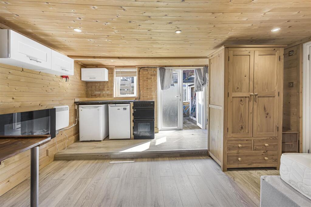 Additional image 14 of Aldykes, Hatfield