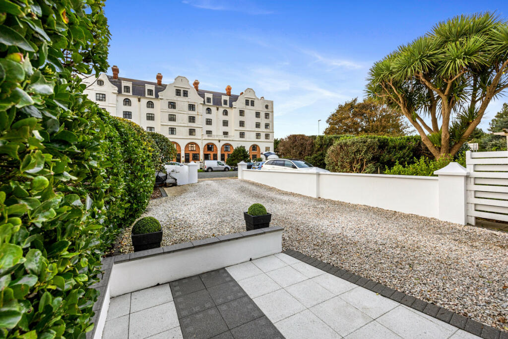 Additional image 25 of Grand Avenue, Worthing, BN11