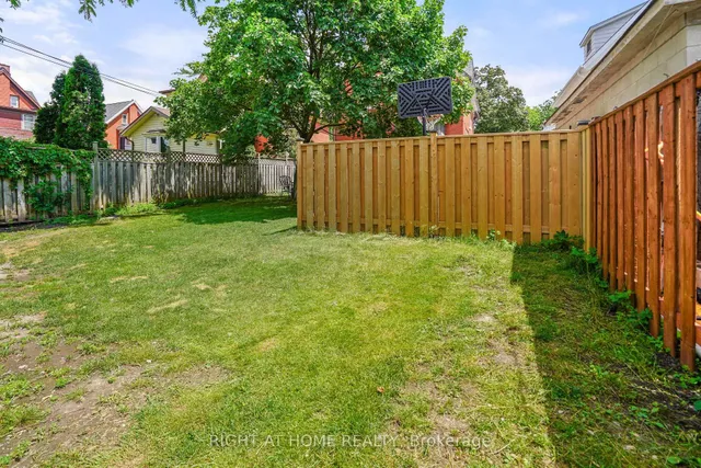 Additional image 18 of 58 Pandora Ave