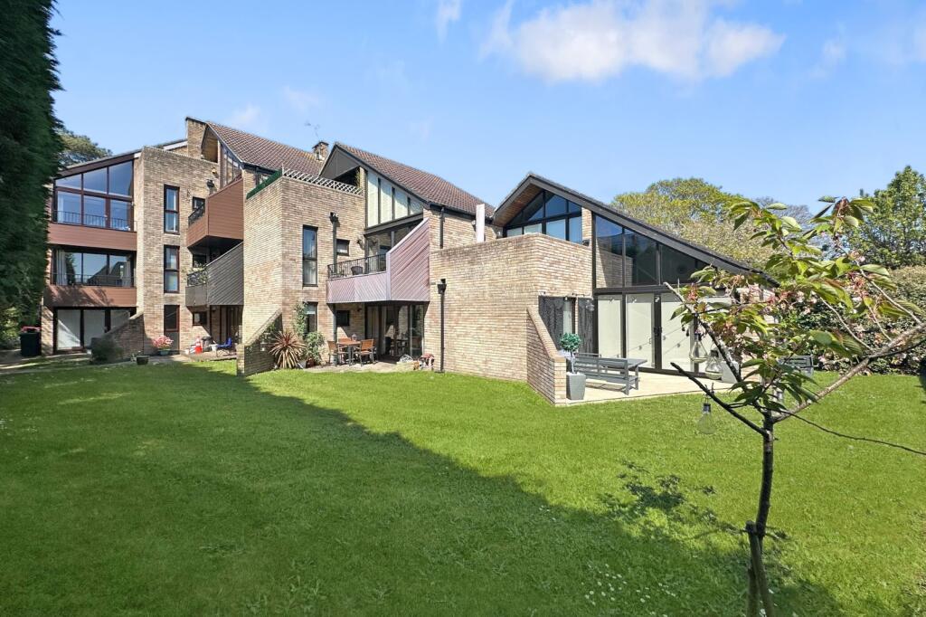 Additional image 5 of 237 Lymington Road, Highcliffe, Dorset. BH23 5EB