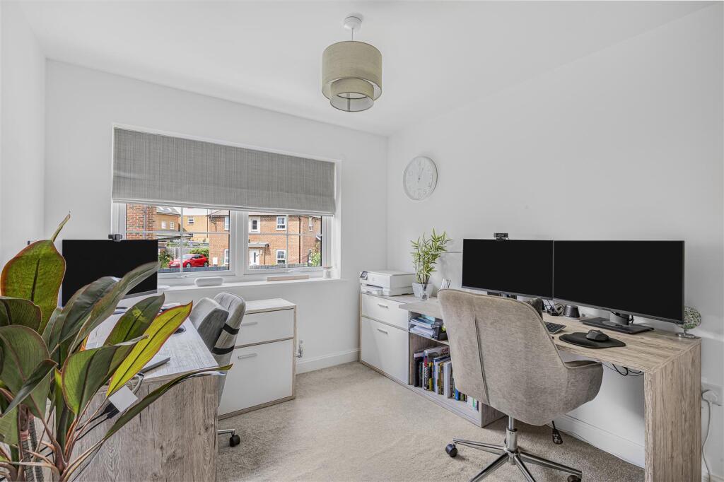 Additional image 21 of Linnet Crescent, Peacehaven