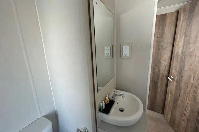 Additional image 10 of Three Bed Willerby Everleigh 2019, Pevensey Bay Holiday Park, Pevensey Bay, Eastbourne, East Sussex, BN24 6DH