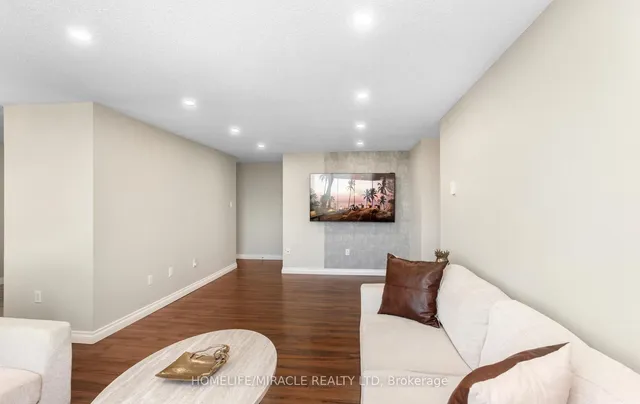 Additional image 21 of 35 Green Valley Dr Unit 1705